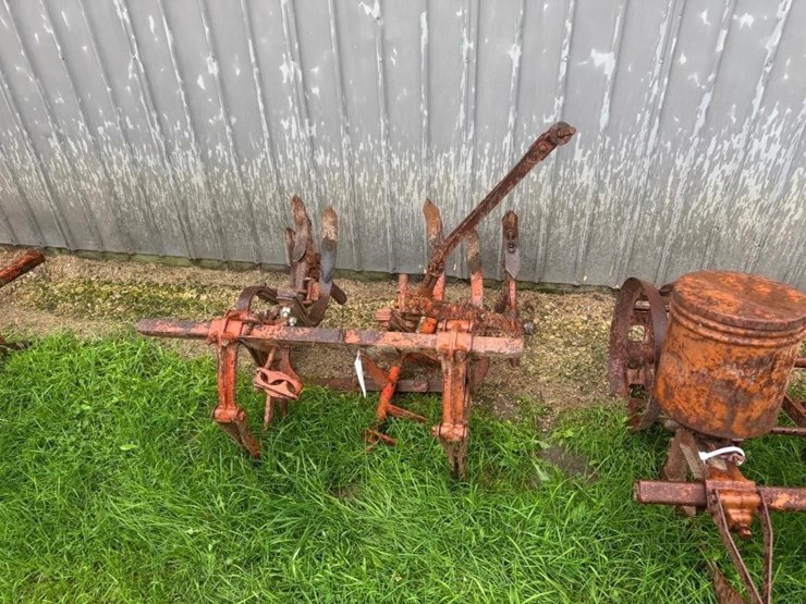 allis-chalmers-cultivator-for-g-tractor-image-2