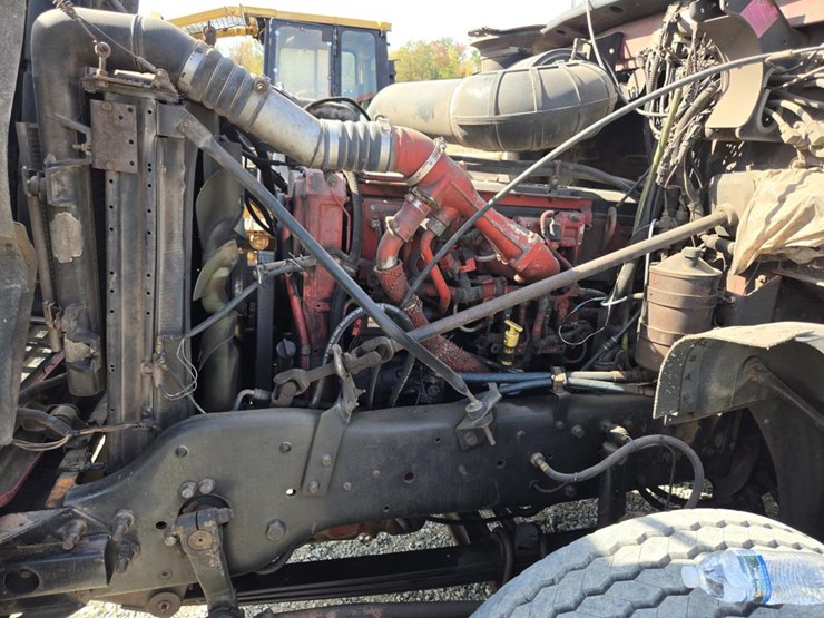 2005-mack-cl733-image-46