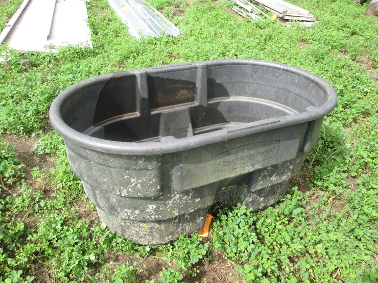 #5063-•-rubbermaid-water-tank-image-1
