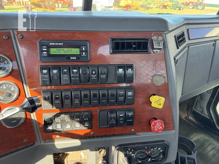 2012-western-star-4900-image-39