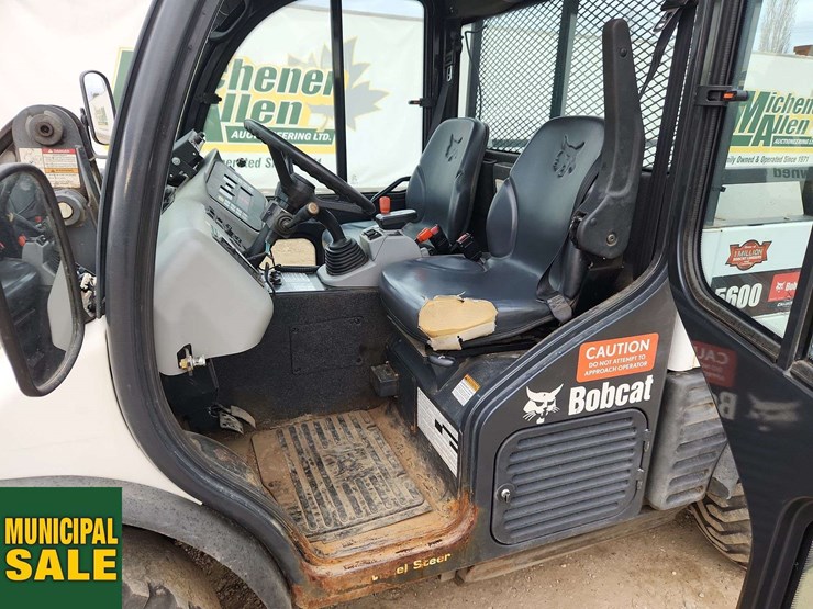 2014-bobcat-toolcat-5600-image-21
