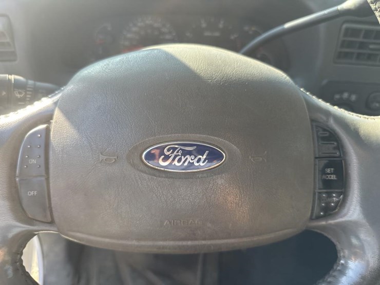 2004-ford-f350-image-29