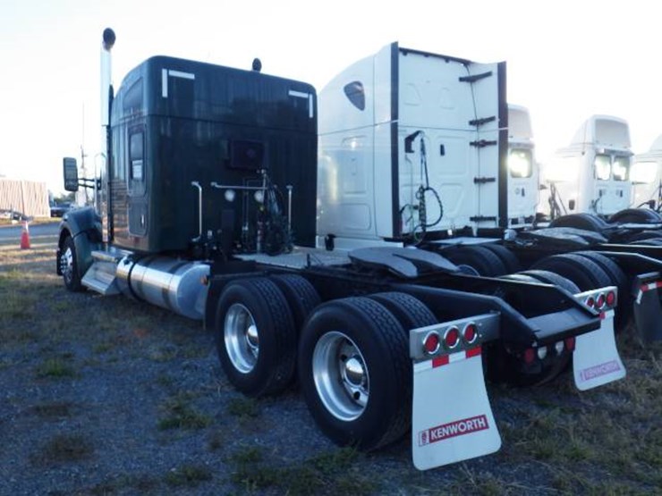 2023-kenworth-w990-image-7