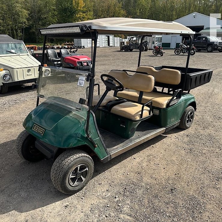 E-Z-GO 4 SEATER ELECTRIC GOLF CART 163