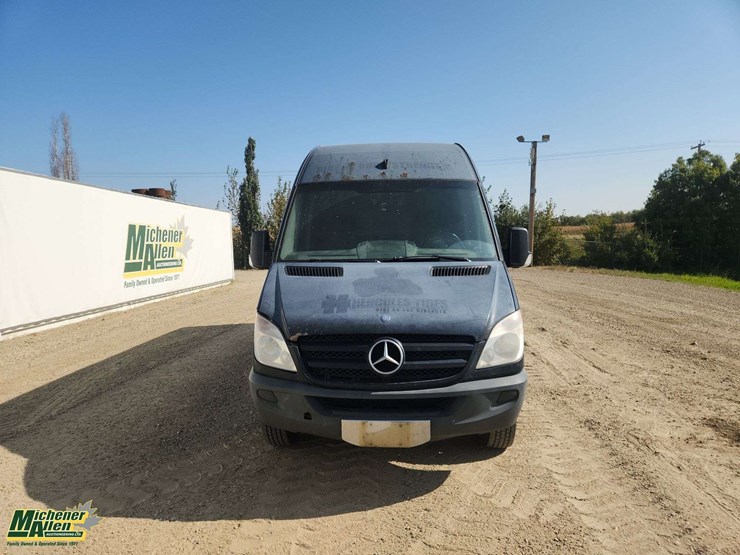 2013-mercedes-benz-sprinter-3500-image-19