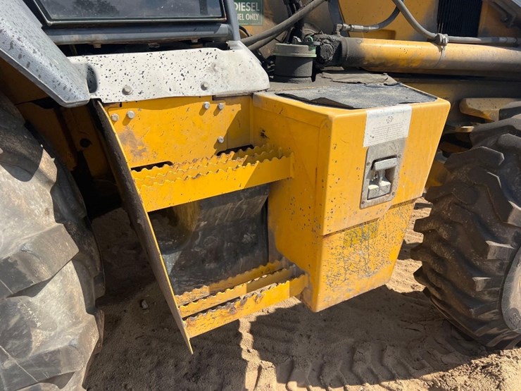 2018-deere-410l-image-24