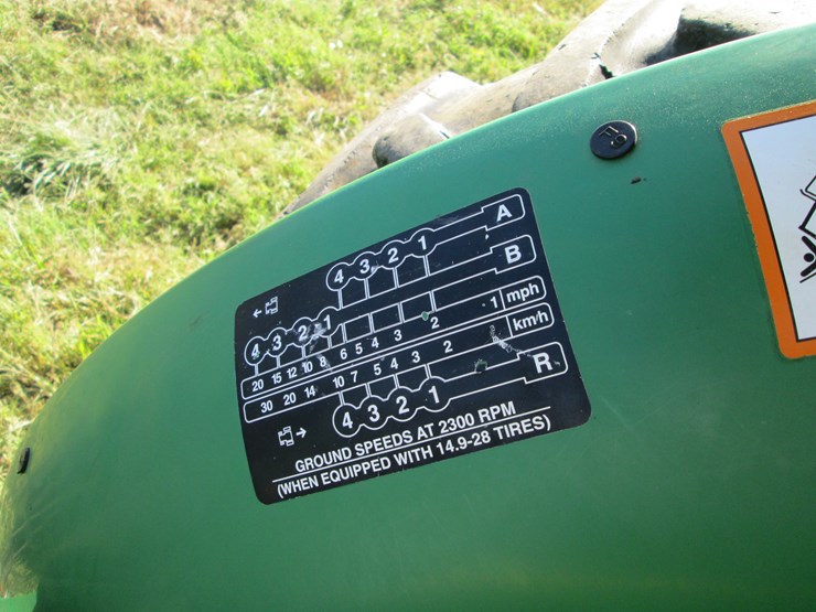 2001-john-deere-5205-image-28