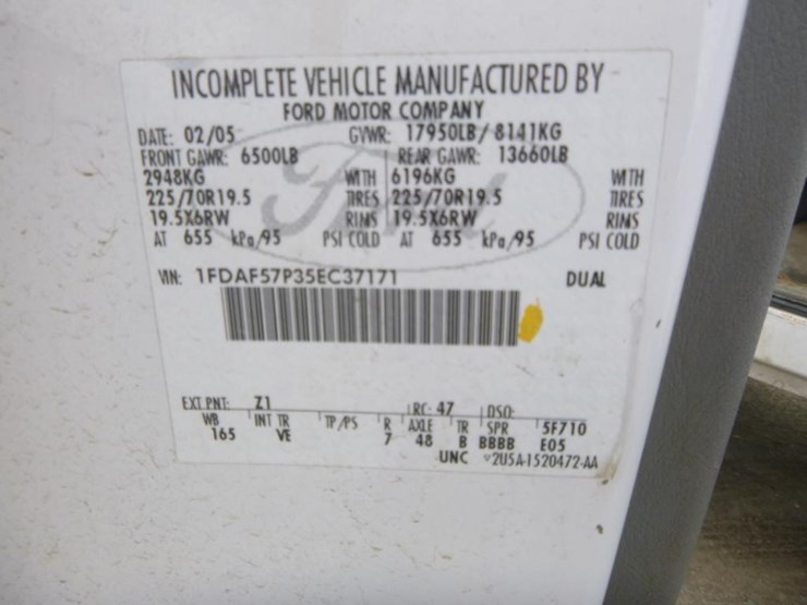 2005-ford-f550-image-26