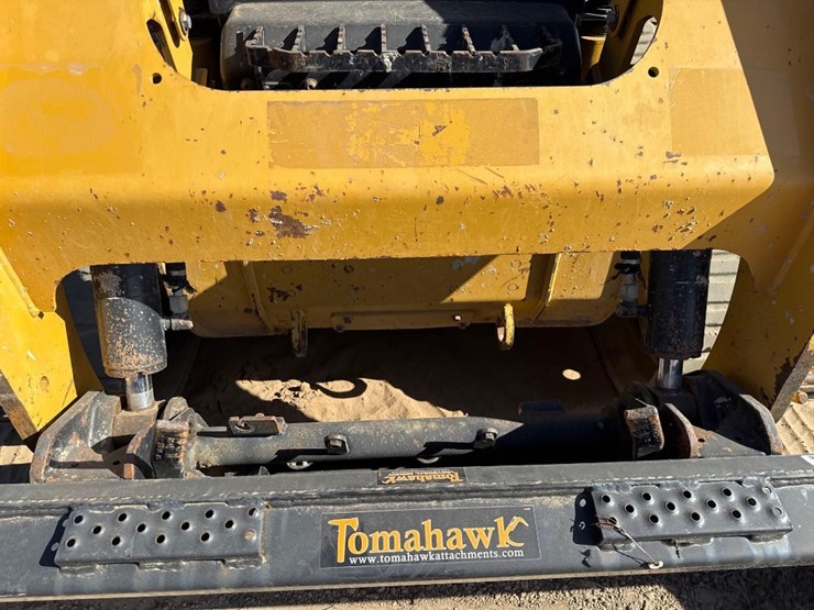 2020-caterpillar-259d3-image-21