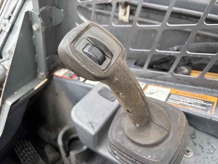 deere-325g-image-27