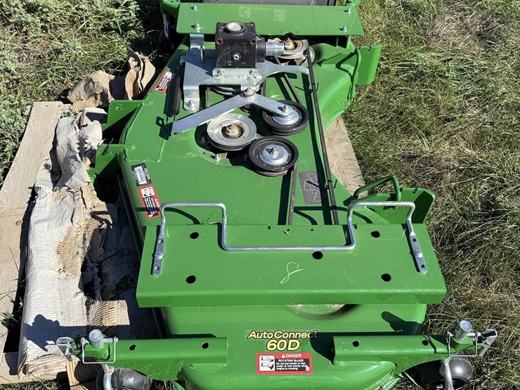john-deere-60d-image-3