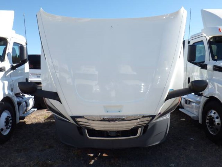 2018-freightliner-cascadia-126-image-15