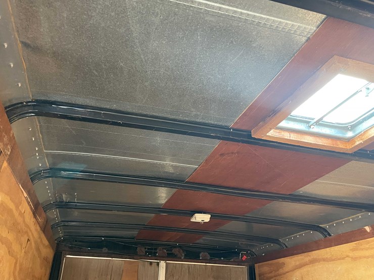 #1895-•-pace-16'-enclosed-dual-axle-trailer-(has-wi-title)-image-23