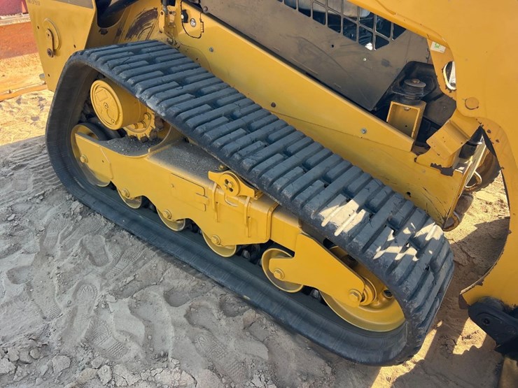 2018-caterpillar-259d-image-13
