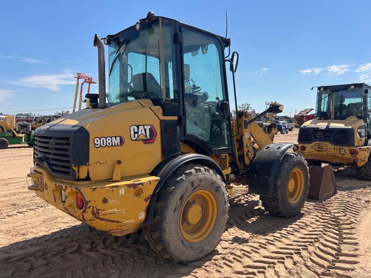 2021-caterpillar-908m-image-4