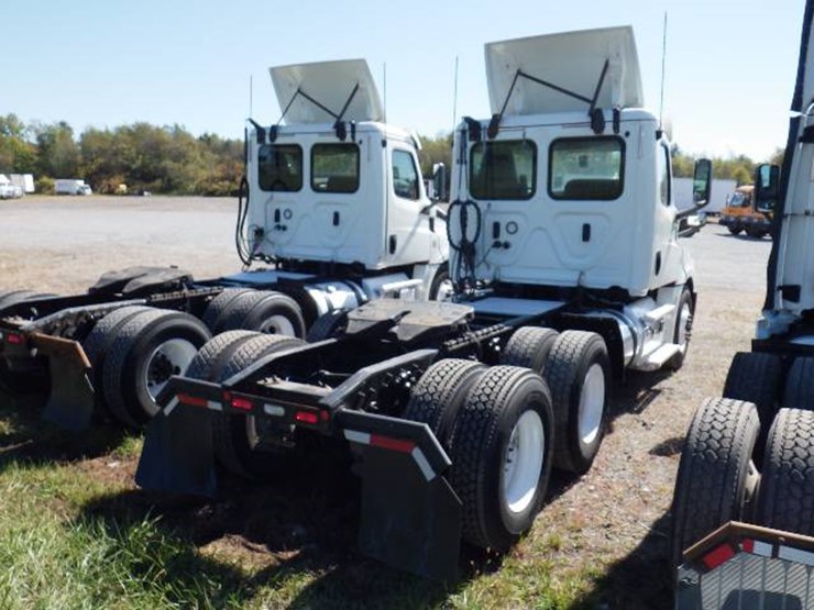 freightliner-cascadia-126-image-5