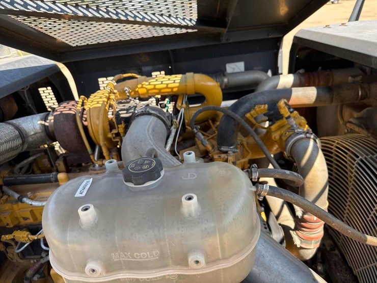 2017-deere-350g-lc-image-27