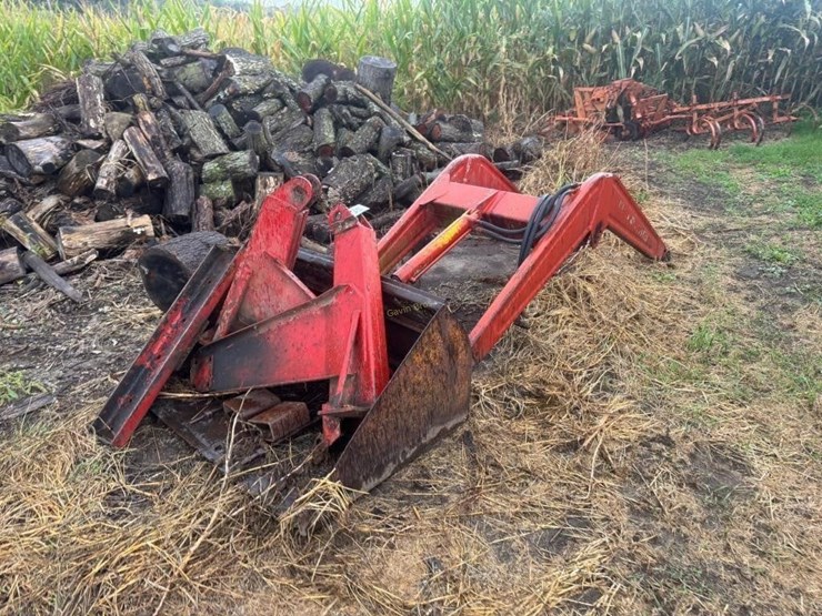 massey-ferguson-loader-image-2