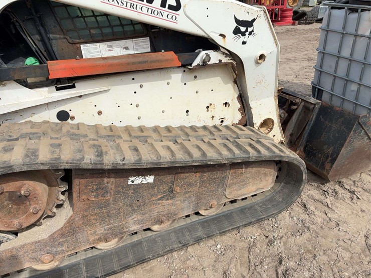 2008-bobcat-t300-image-18