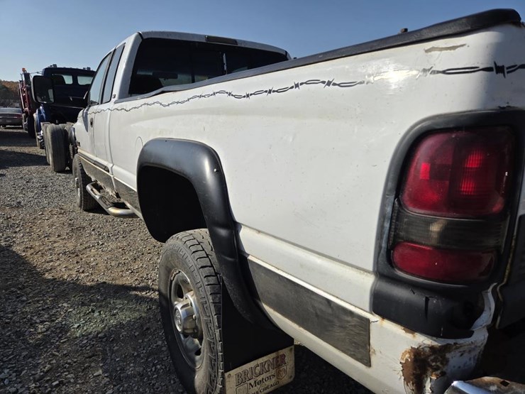 2000-dodge-2500-image-20