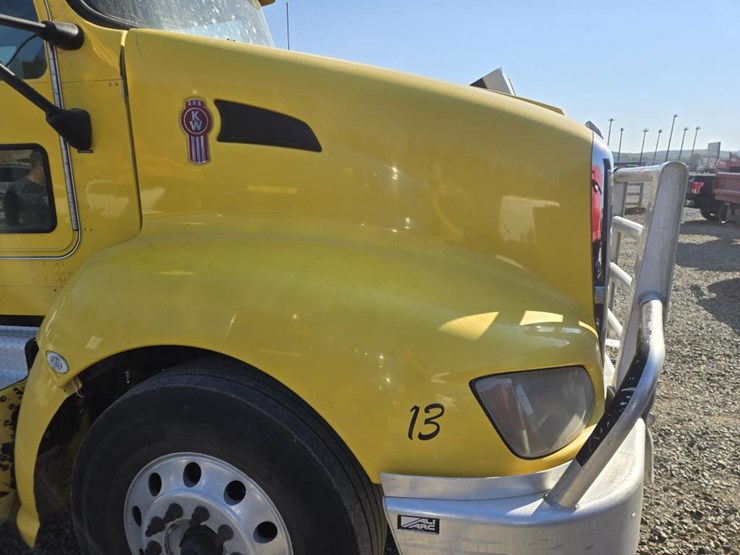 2012-kenworth-t660-image-10