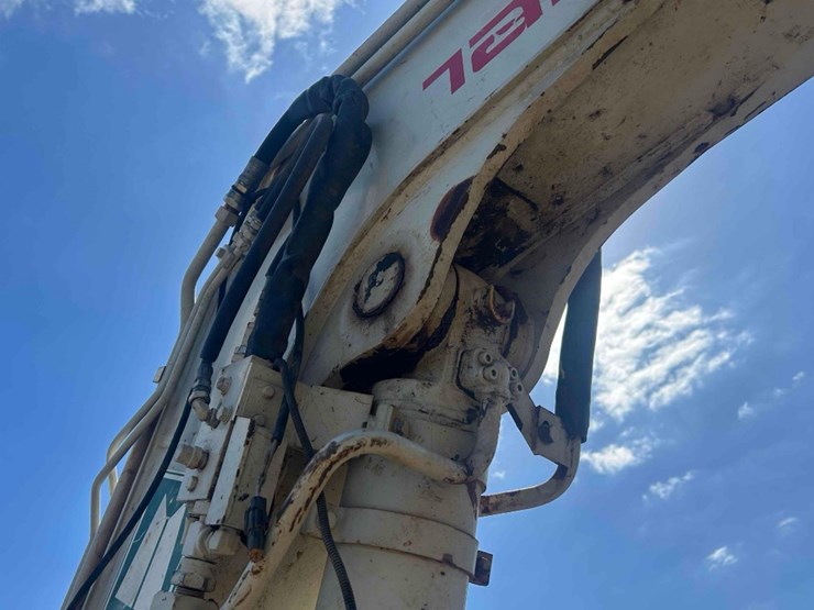 2013-takeuchi-tb180fr-image-17