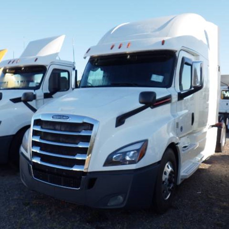 2019 FREIGHTLINER CASCADIA 126