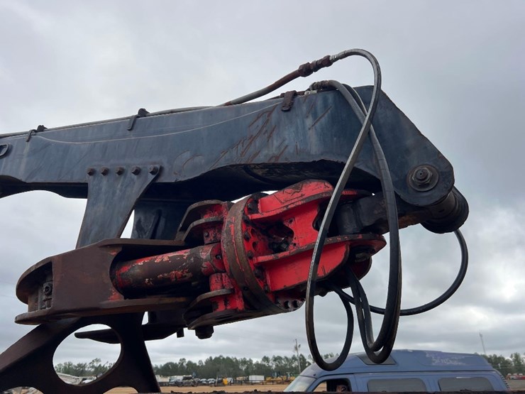 2013-caterpillar-559c-image-30