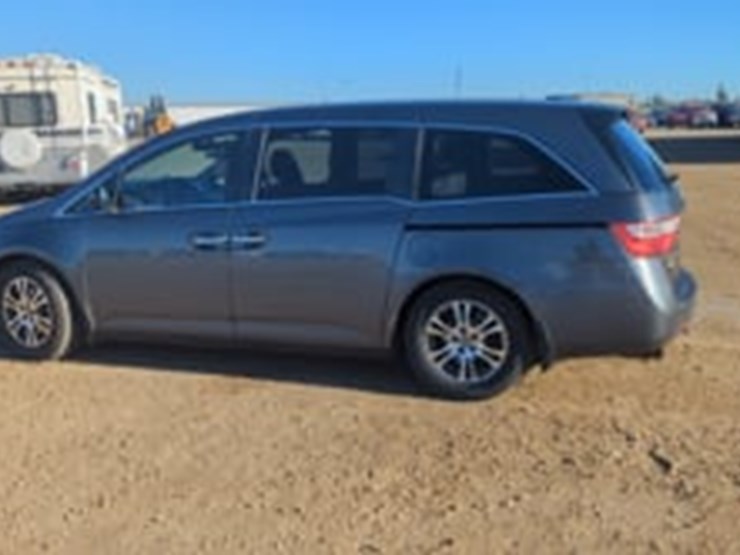2013-honda-odyssey-image-5