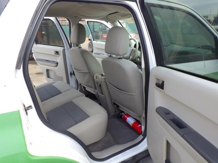 2008-ford-escape-image-8