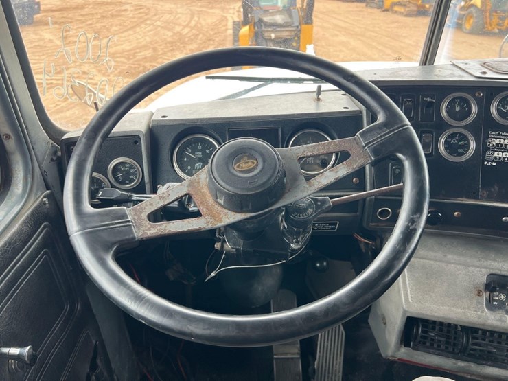 2002-mack-rd688s-image-29