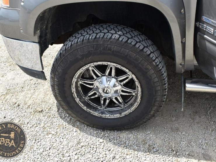2007-gmc-sierra-2500-image-77