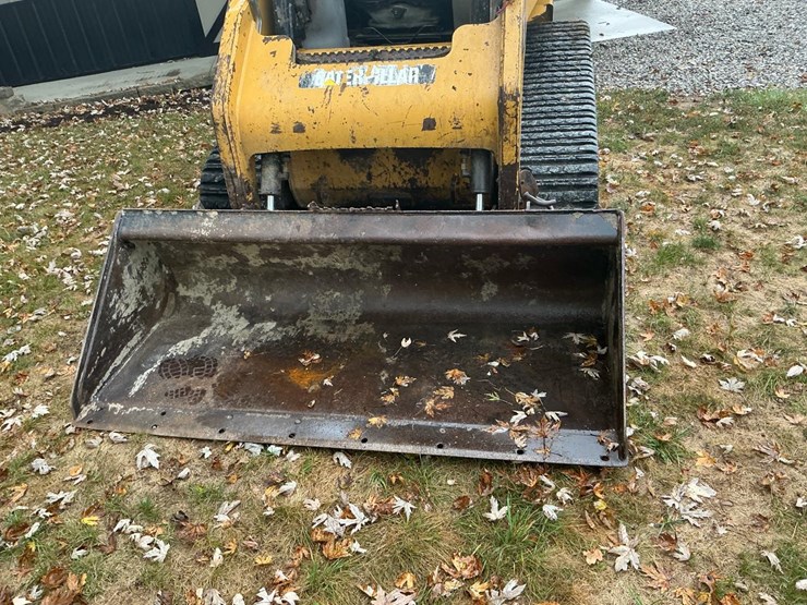 2010-caterpillar-257b-image-12