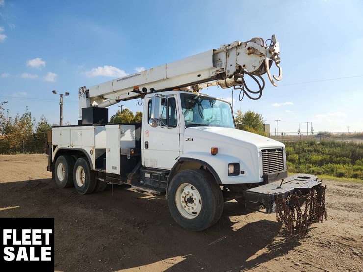2001-freightliner-fl80-image-2