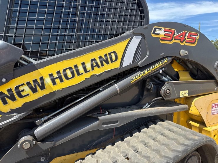 new-holland-c345-image-21