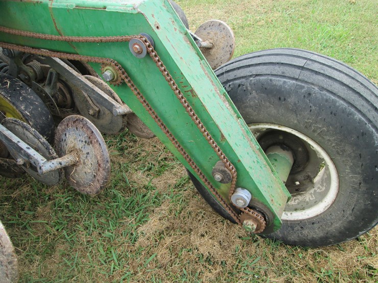 john-deere-750-image-11