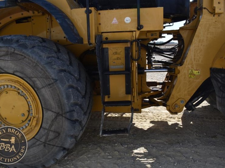 2016-caterpillar-982m-image-43