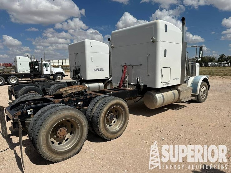 2014-peterbilt-389-image-3