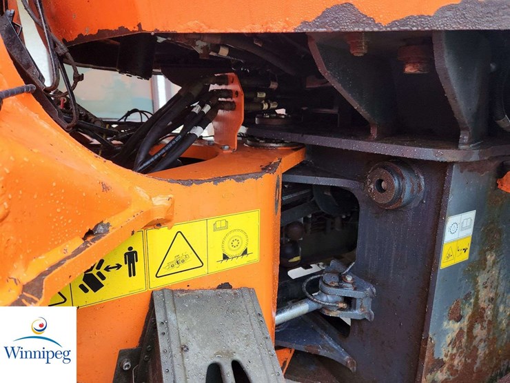 2015-doosan-dl220-image-23