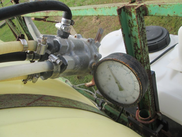 #5039-•-200-gallon-3-point-sprayer-image-7
