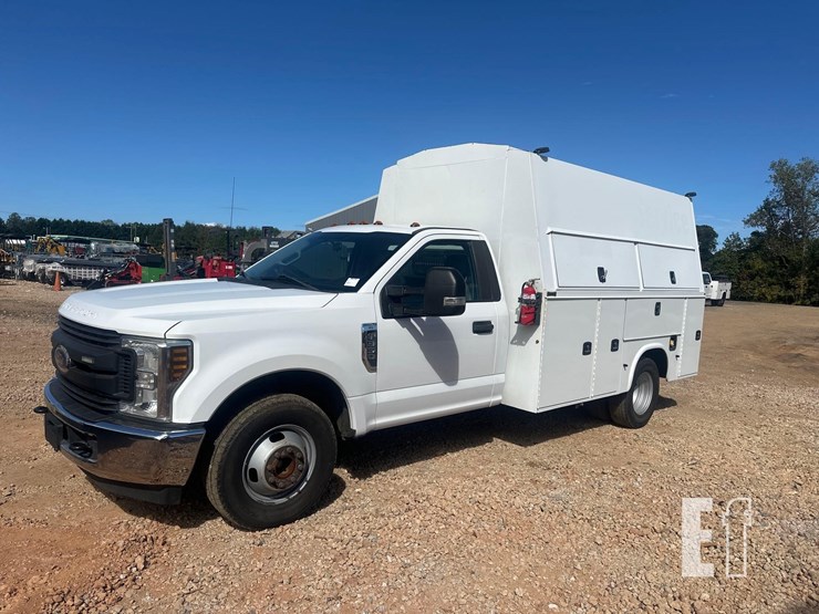2018-ford-f350-xl-image-1