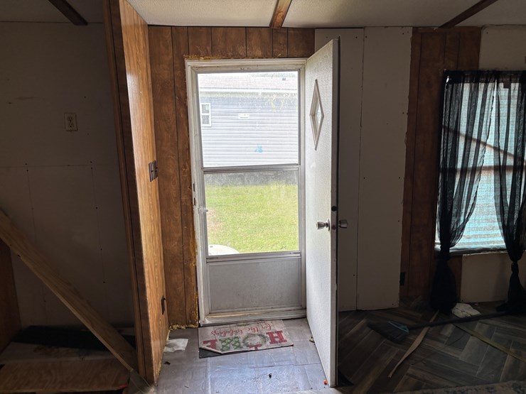 #208-•-mobile-home-image-16