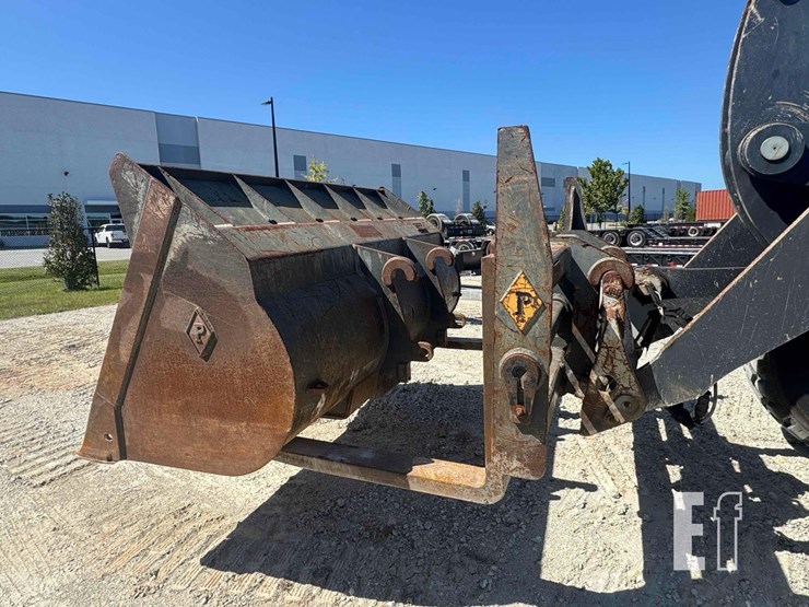 2017-deere-624kii-image-6