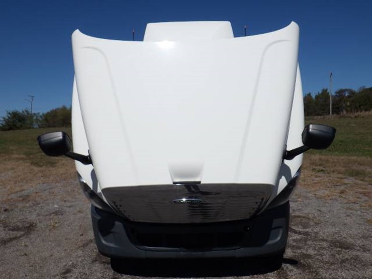 2018-freightliner-cascadia-125-image-13