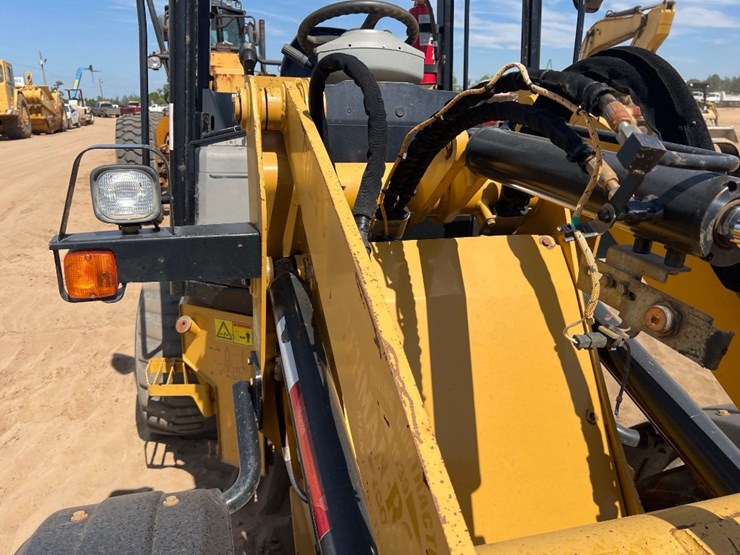 2018-caterpillar-903d-image-25