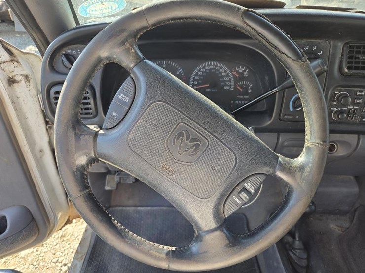 2000-dodge-2500-image-42