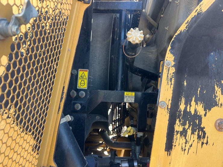 2016-caterpillar-950m-image-21