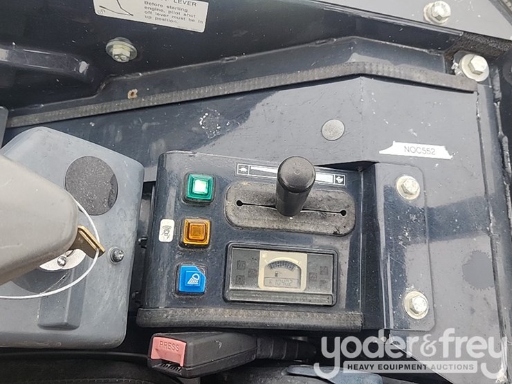 2022-deere-26g-image-28