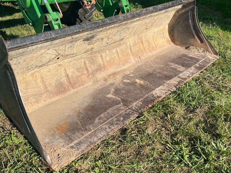 2022-john-deere-6135e-image-13