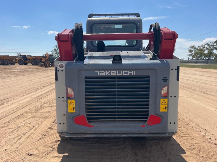2017-takeuchi-tl12v2-image-4